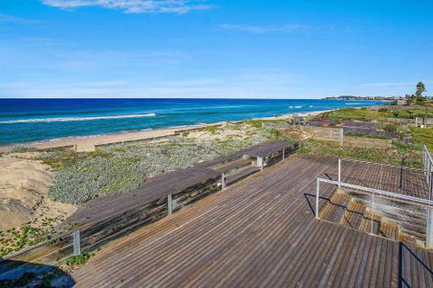 Perfect Beach Front Duplex The Entrance North - Rental Cars 5