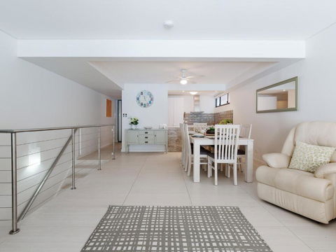 Soldiers Point Road Kooyonga 1 211 - Rental Cars 6