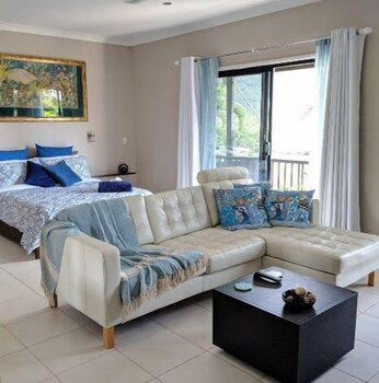 Kingfisher SeaViews - Rental Cars 5