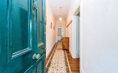 Azile 1875 Heritage Victorian Duplex - Rental Cars 4