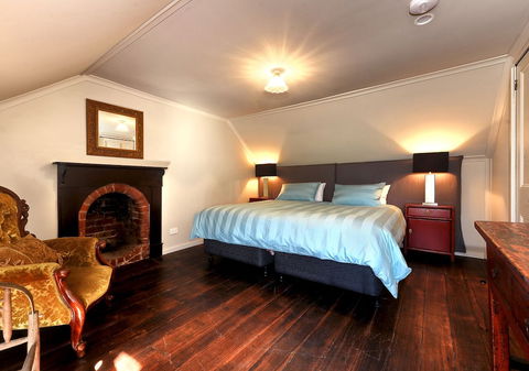 Ventnor Guest House - Rental Cars 5