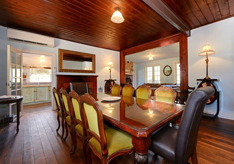 Ventnor Guest House - Rental Cars 1