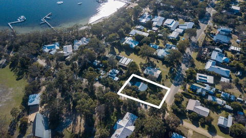 Kambera Pet Friendly Cottage On Raymond Island - Rental Cars 3