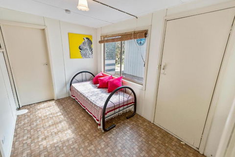 Kambera Pet Friendly Cottage On Raymond Island - Rental Cars 5