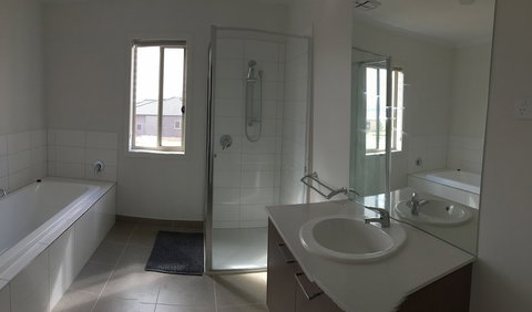 Apple House Point Cook - Rental Cars 2