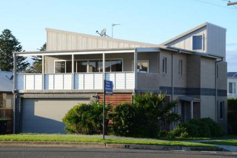 Dream Catcher Beach House Shellharbour - Rental Cars 6