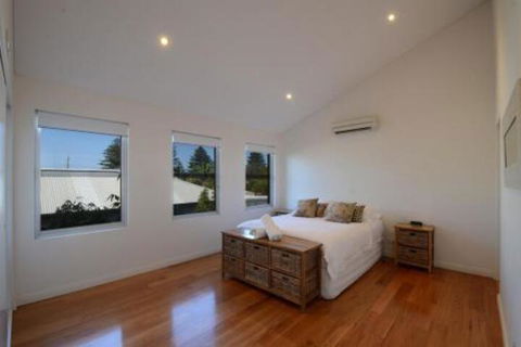 Dream Catcher Beach House Shellharbour - Rental Cars 4