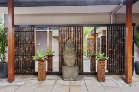Mont Sapphire Luxury Estate - Rental Cars 2