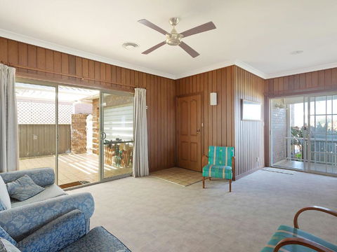 120 Ocean Parade Dalmeny - Rental Cars 6