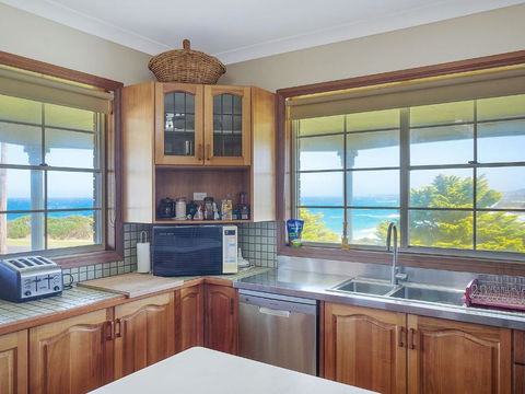 120 Ocean Parade Dalmeny - Rental Cars 1