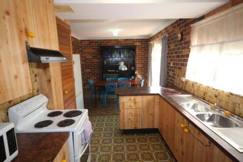 1 / 2 Brunswick Avenue - Rental Cars 6