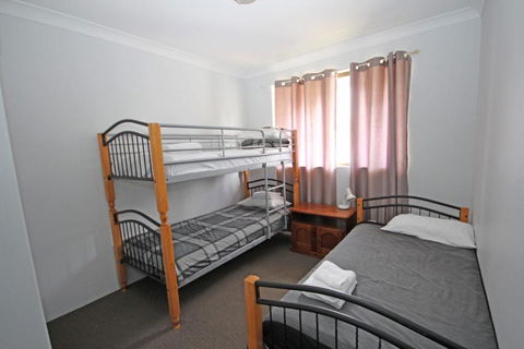 Pacific Court Coffs Harbour NSW - Rental Cars 6