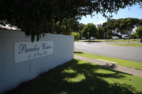 Paradise Waters No. 19 - Rental Cars 5