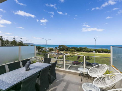 WATERFRONT THREE In The Heart Of Lorne - Rental Cars 4