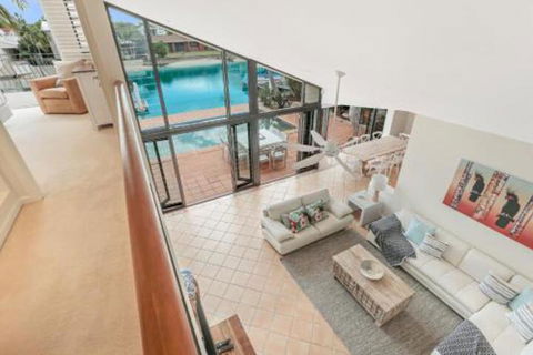 Waterfront Luxury Noosa Heads - Rental Cars 0