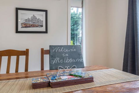 ?Spacious Bungalow?5min Walk To Station?5min To Box Hill?WiFi?Parking - Rental Cars 6
