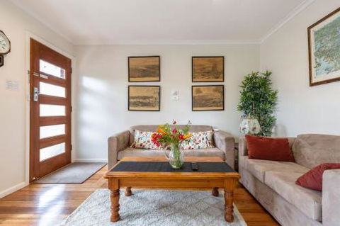 ?Spacious Bungalow?5min Walk To Station?5min To Box Hill?WiFi?Parking - Rental Cars 3