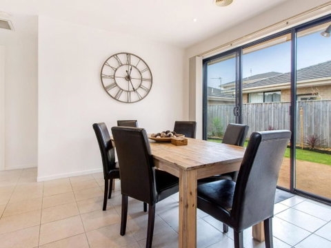 COASTAL HAVEN DROMANA - Rental Cars 2