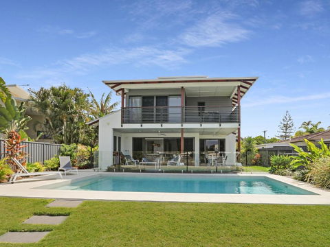 WATERFRONT HOME BORDERING MOOLOOLABA - Rental Cars 4
