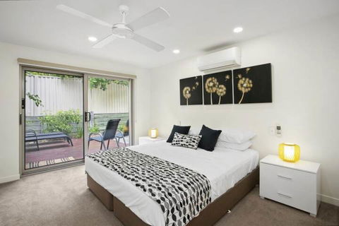 Stunning Apartment With Views Of Laguna Bay Unit 2 Taralla 16 Edgar Bennett Ave - Rental Cars 6