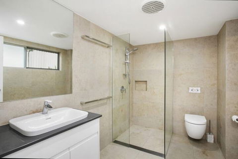 Stunning Apartment With Views Of Laguna Bay Unit 2 Taralla 16 Edgar Bennett Ave - Rental Cars 3