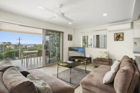Stunning Apartment With Views Of Laguna Bay Unit 2 Taralla 16 Edgar Bennett Ave - Rental Cars 0