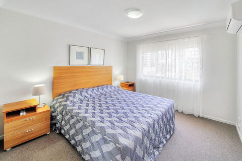 Airtrip Apartment On Russell St - Rental Cars 7