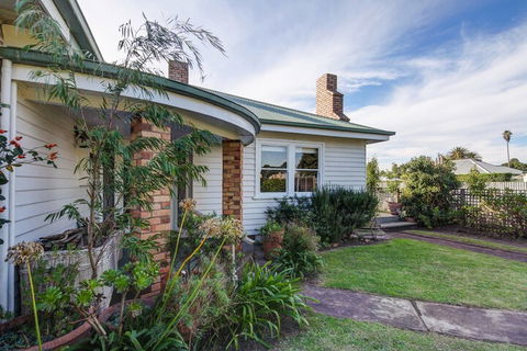 Deckhouse - Rental Cars 1