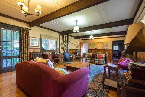 Walhalla Coach House - Rental Cars 6