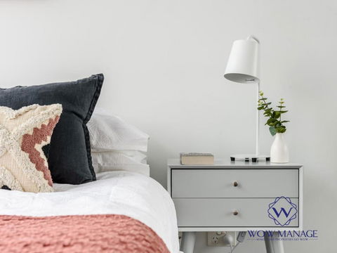 WOW Apartment On Swanston - Rental Cars 5