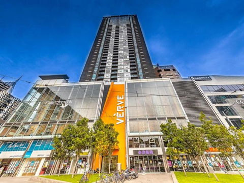 WOW Apartment On Swanston - Rental Cars 4