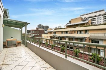 Dual Level Apt Darling Harbour HWD89 - Rental Cars 5