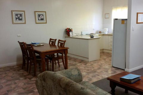 About Town Cottages - Rental Cars 3