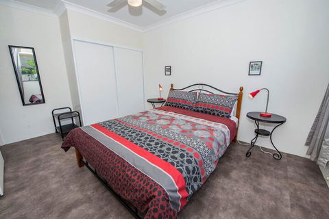 Kimbriki Unit 8 Shoal Bay - Rental Cars 2