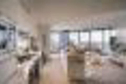 Stay In The Clouds. Breathtaking City Views. 3 Bed - Rental Cars 2