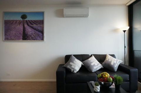 Auzzie Apartments Docklands Melbourne - Rental Cars 4