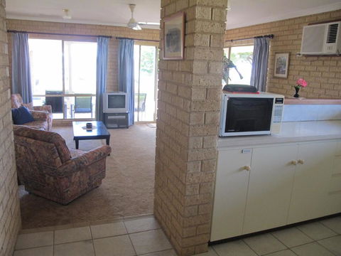 Kalbarri Riverfront Unit - Rental Cars 4