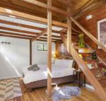 BLUE APPLE LODGE - Rental Cars