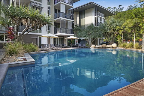 Footsteps To The Heart Of Noosa And A View! - Rental Cars 4