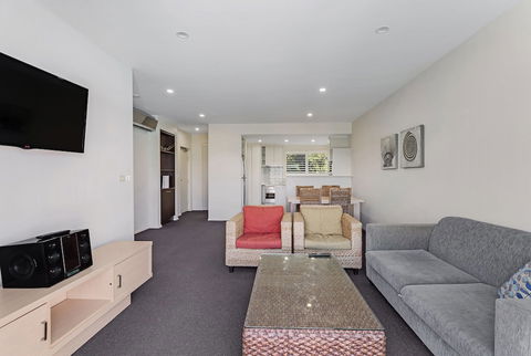 Pacific Blue Apartment 244 / 265 Sandy Point Rd - Rental Cars 5