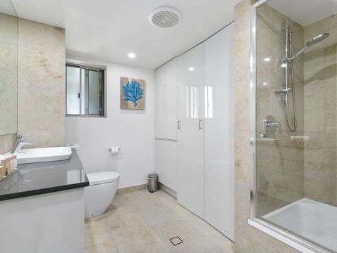 Breathtaking Views Across Noosa Unit 1 Taralla 18 Edgar Bennett Avenue - Rental Cars 3