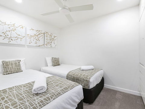 Breathtaking Views Across Noosa Unit 1 Taralla 18 Edgar Bennett Avenue - Rental Cars 2