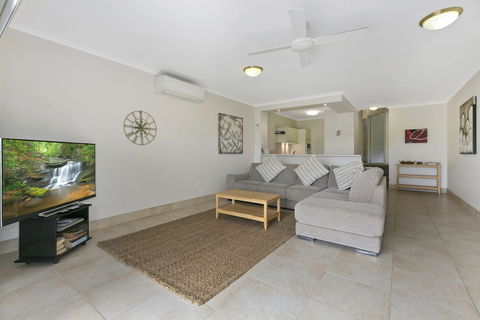 Charming Noosa Heads Apartment Laguna Bay Views Unit 6 Taralla 18 Edgar Bennett Avenue - Rental Cars 4