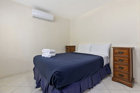 Hop Skip Jump Away From Hastings Unit 6 Descola 6 Noosa Drive - Rental Cars 4
