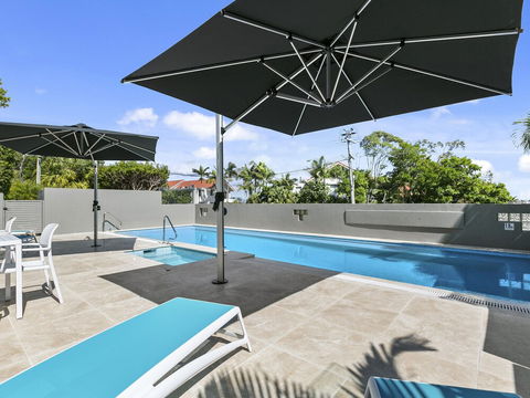 Exquisite Penthouse With Views To Laguna Bay Unit 3 Taralla 18 Edgar Bennett Avenue - Rental Cars 1