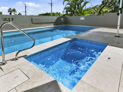 Exquisite Penthouse With Views To Laguna Bay Unit 3 Taralla 18 Edgar Bennett Avenue - Rental Cars 0