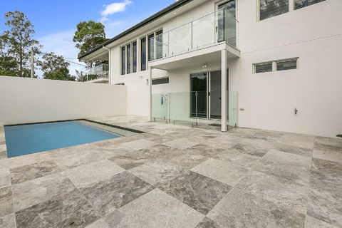 Ocean Views Luxury Living In Noosa Heads Unit 2 / 13 Angler Street - Rental Cars 1