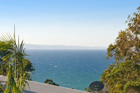 Ocean Views Luxury Living In Noosa Heads Unit 2 / 13 Angler Street - Rental Cars 2