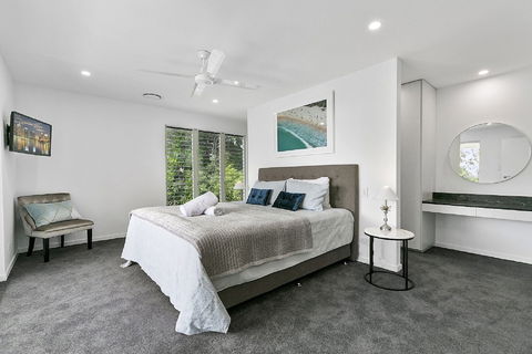 Ocean Views Luxury Living In Noosa Heads Unit 2 / 13 Angler Street - Rental Cars 6