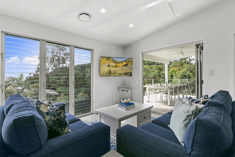 Ocean Views Luxury Living In Noosa Heads Unit 2 / 13 Angler Street - Rental Cars 5
